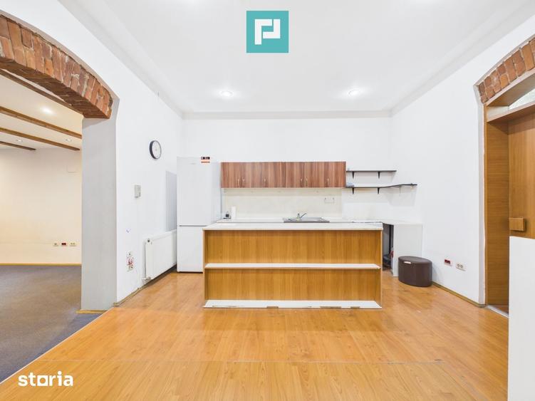 Apartament cu 4 camere în Central