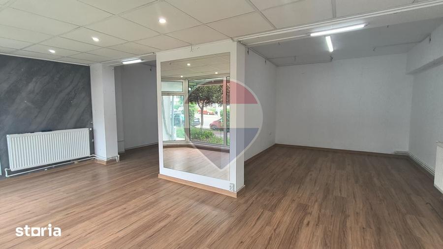 Spațiu comercial, de 60 mp, în Micro 14