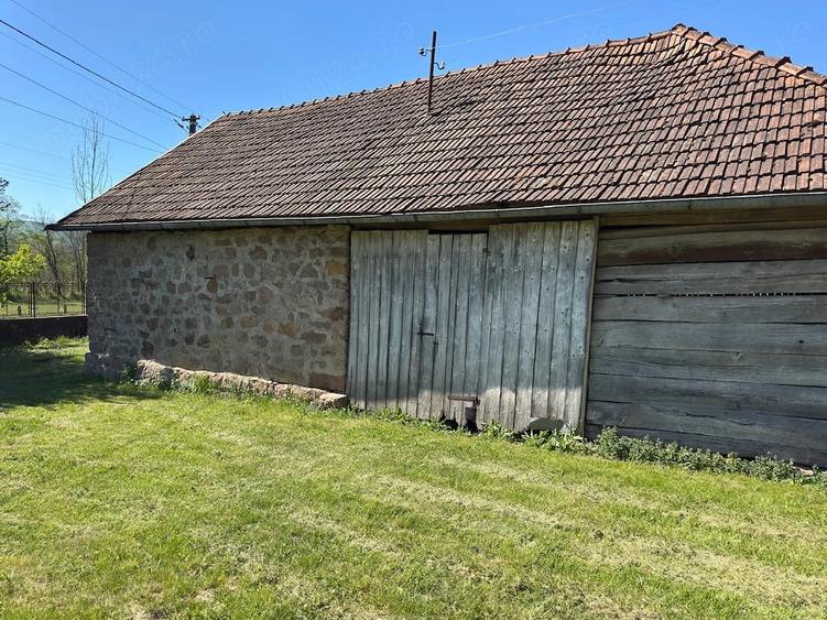 Casă cu 3 camere cu Teren 7247 Mp în Hărțăgani