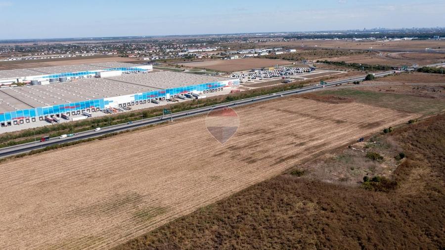 Teren agricol intravilan de 10000 mp, în Bâcu