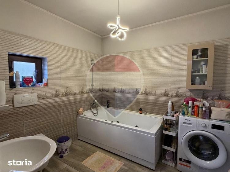 Casă cu 4 camere cu Teren 4204 Mp în Tătărăști