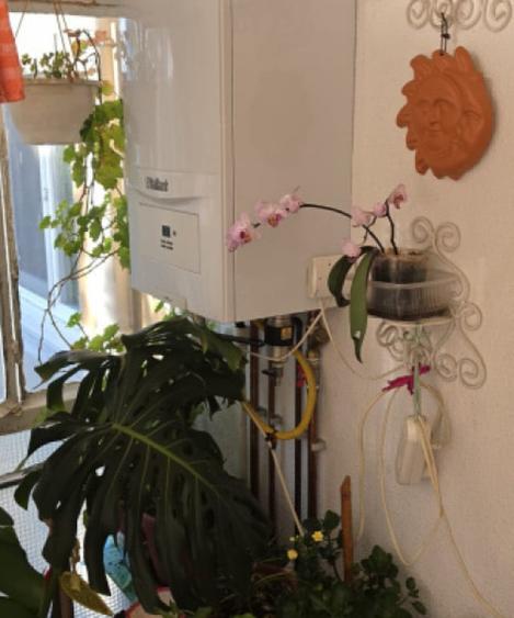Apartament cu 3 camere decomandat în Rovine