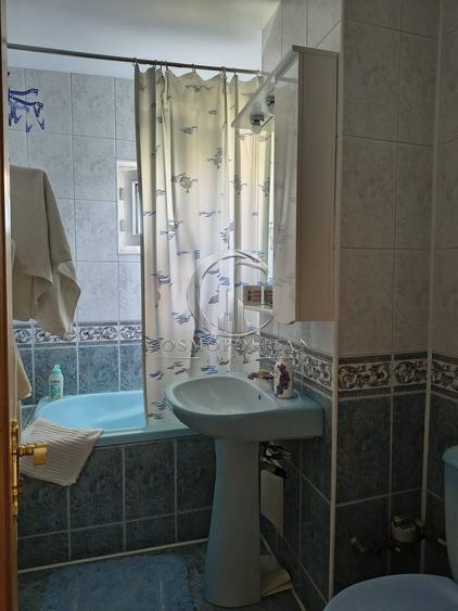 Apartament cu 3 camere Zona centrala Str. Bucegi Liceul de Arte etaj 3 , 2 balc - 7