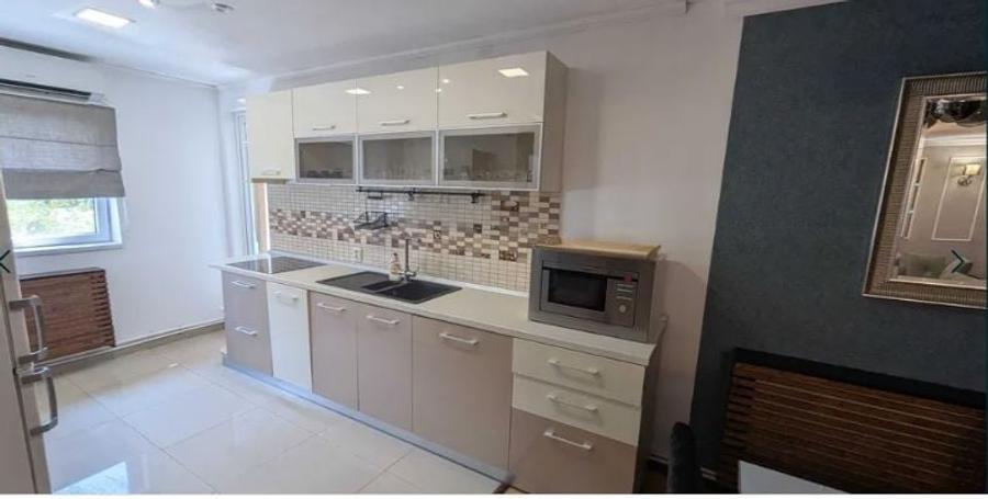 Apartament cu 3 camere decomandat, mobilat în Mihai Bravu
