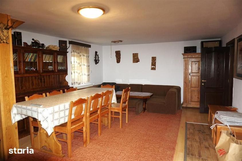 Casă cu 5 camere cu Teren 1500 Mp în Central