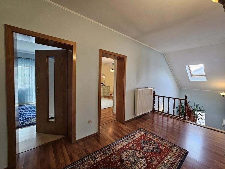Casă cu Teren 1159 Mp în Zăvoi