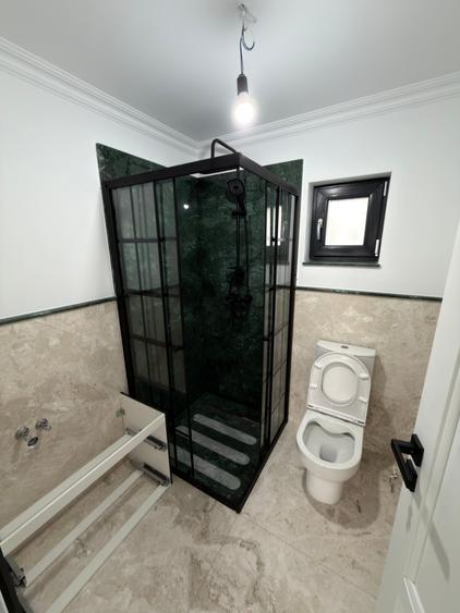Casă individuală cu 5 camere cu Canalizare în Central