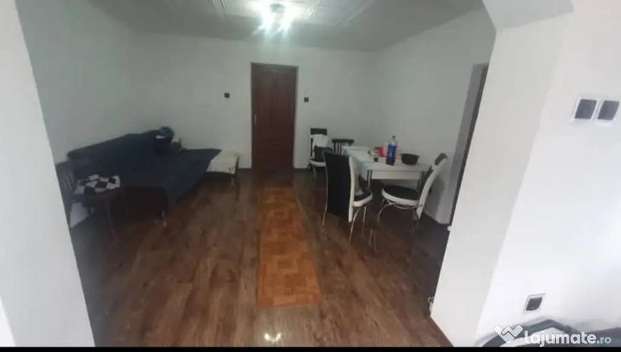 Casă cu 5 camere în Dăbâca