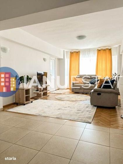 Apartament cu 4 camere decomandat în Romană