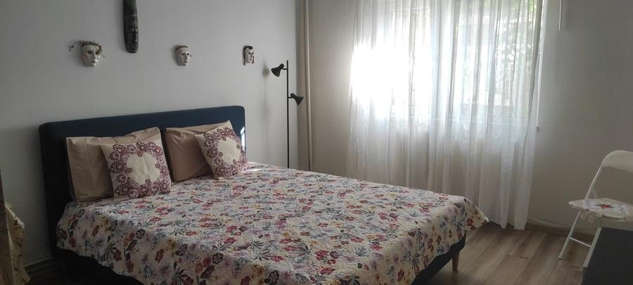 Apartament cu 3 camere decomandat, mobilat în Sebastian