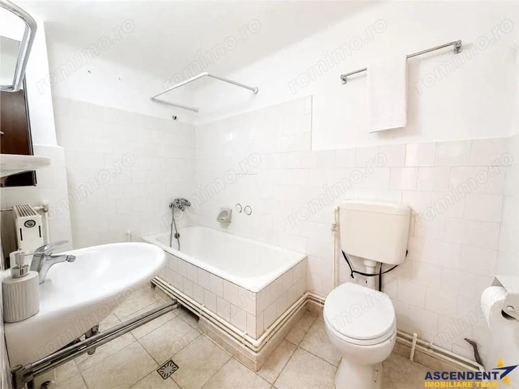 Casă cu 1 camere cu Teren 2300 Mp în Tudor
