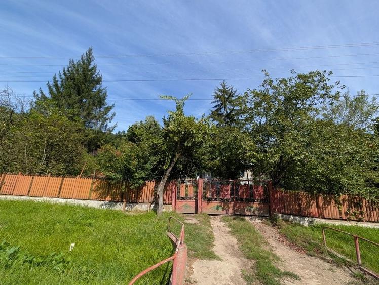 Casă cu 4 camere în Șoimari