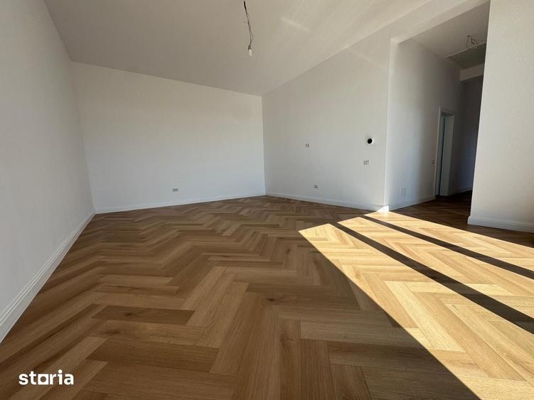 Casă cu 6 camere cu Teren 500 Mp în Clinceni