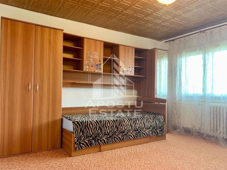 Apartament cu 2 camere decomandat, mobilat în Steaua