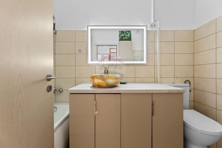 Apartament cu 2 camere semidecomandat, mobilat în Central