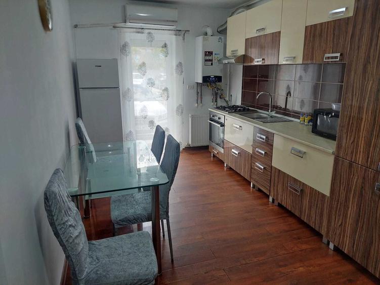Apartament cu 2 camere decomandat în Pârneava