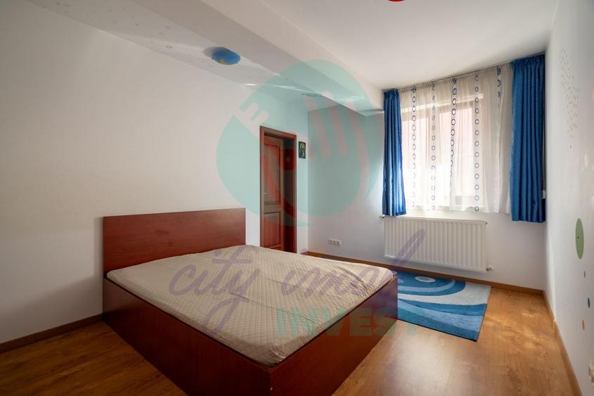 Casă individuală cu 5 camere cu Canalizare în Vitan