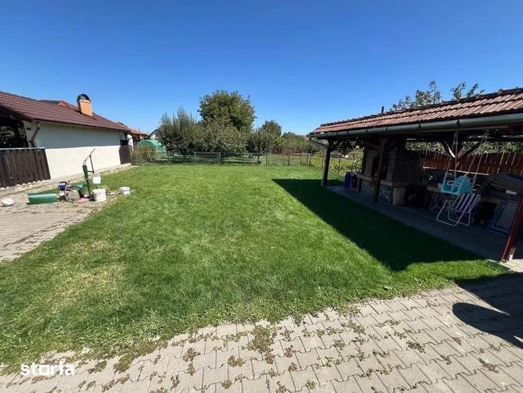 Casă cu 5 camere decomandat cu Teren 1780 Mp în Sântana de Mureș