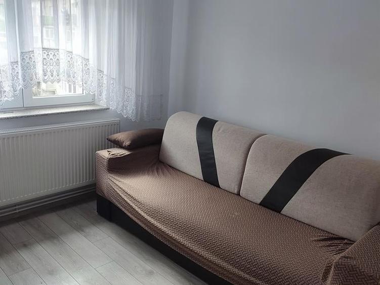 Apartament cu 4 camere decomandat, mobilat în Central