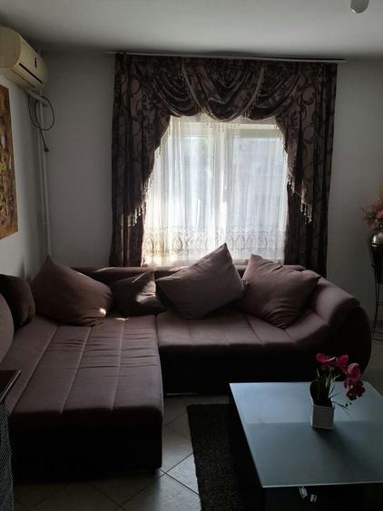Apartament cu 3 camere decomandat în Vitan