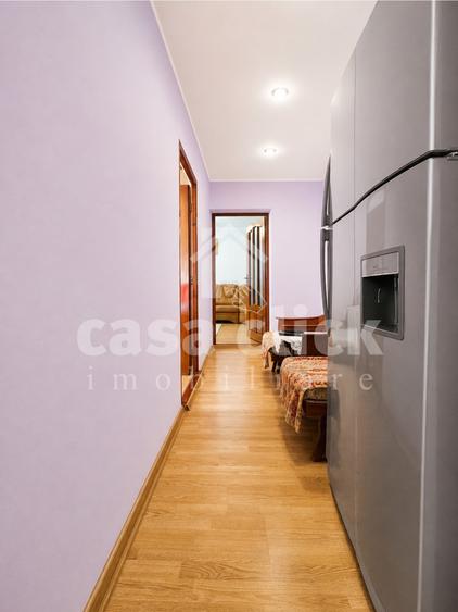 Apartament cu 3 camere decomandat, mobilat în