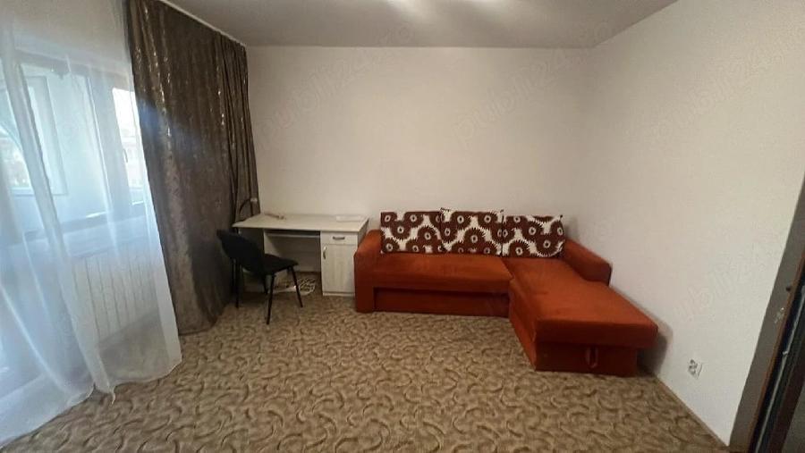 Garsonieră decomandată în Fabric