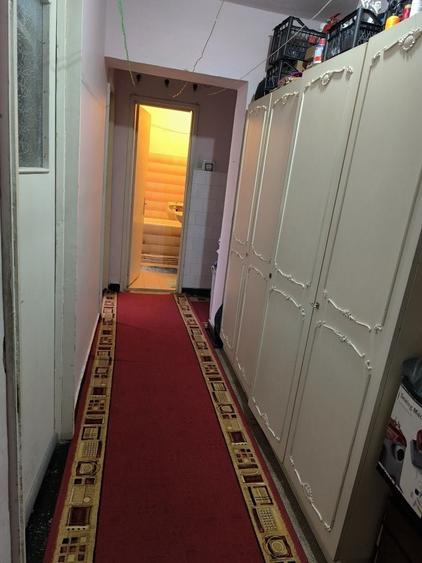 Apartament cu 4 camere semidecomandat în Central