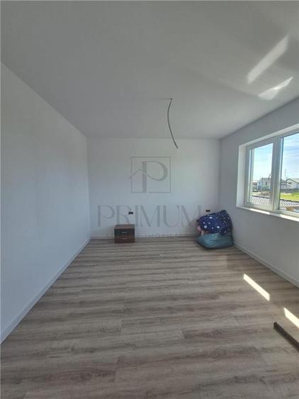 Duplex cu 4 camere cu Canalizare în Moșnița Nouă