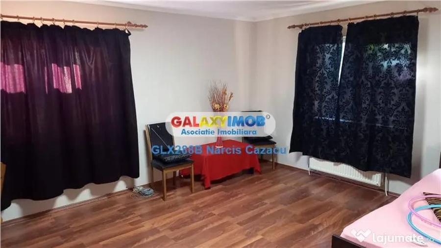 Casă cu 7 camere cu Teren 359 Mp în 1 Mai