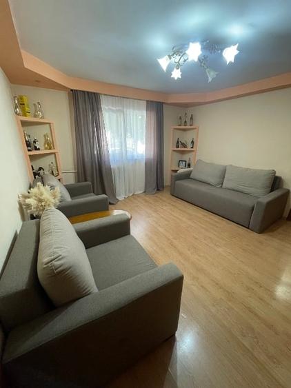 Apartament cu 2 camere semidecomandat, mobilat în Central