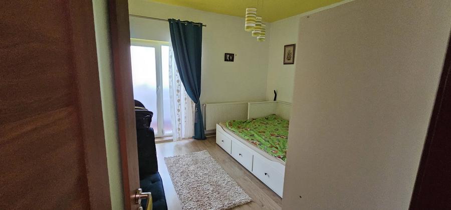 Apartament cu 3 camere decomandat în Primo