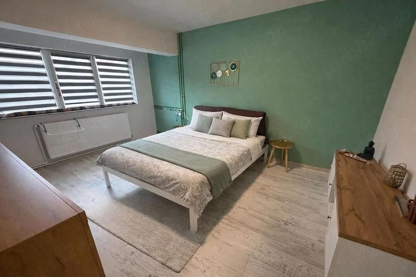 Apartament cu 3 camere decomandat, mobilat în Dacia