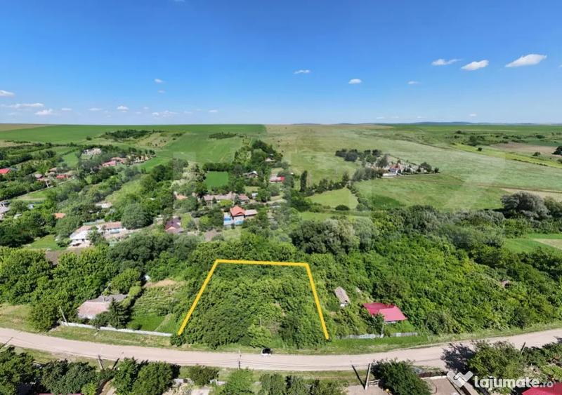Casă cu 2 camere cu Teren 1300 Mp în Central