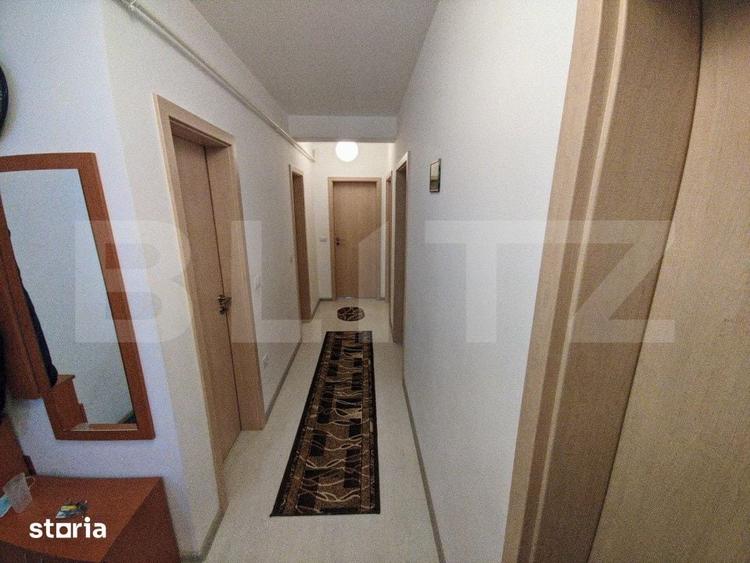 Apartament cu 3 camere decomandat în Tractorul