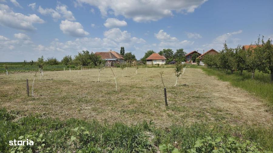 Casă cu 4 camere în Gelu
