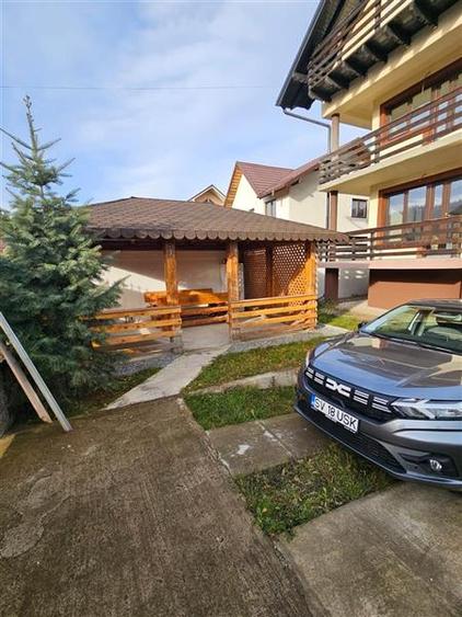 Casă cu 7 camere cu Teren 300 Mp în Nord-Est