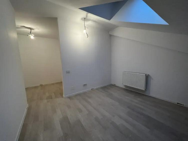 Apartament cu 4 camere decomandat în Theodor Pallady