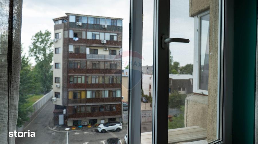 Apartament cu 3 camere decomandat în Rahova