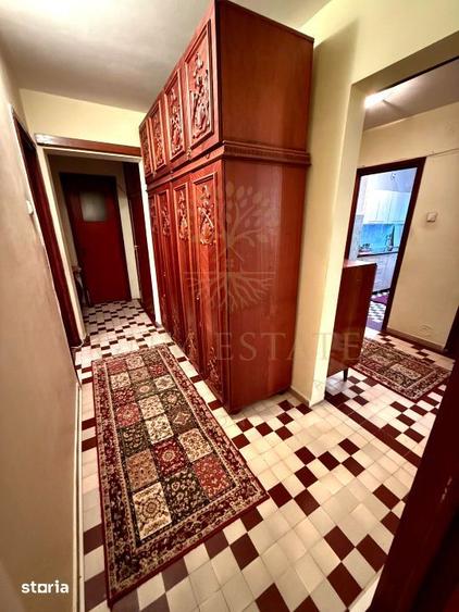 Apartament cu 4 camere decomandat în Drumul Taberei