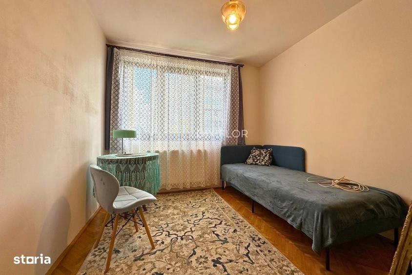 Apartament cu 3 camere decomandat în Cornișa