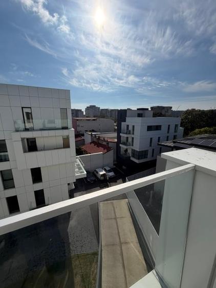 Apartament cu 3 camere decomandat în P-ța Alba Iulia