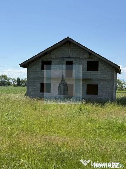 Teren de 50000 mp, în Hălchiu