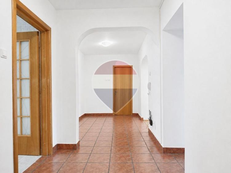 Apartament cu 3 camere decomandat în Calea Plevnei