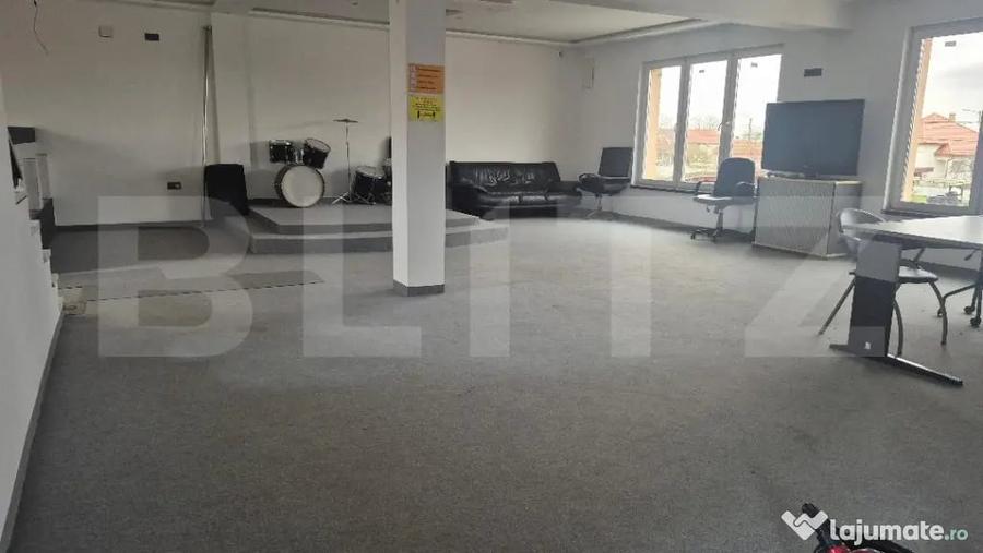 Apartament cu 4 camere decomandat în Careiului