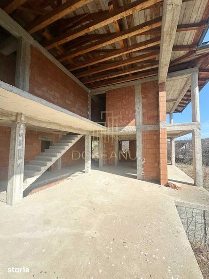 Casă cu 6 camere cu Teren 1200 Mp în Oncea