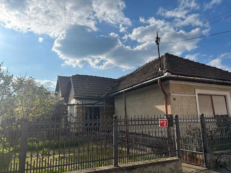 Casă cu 2 camere cu Teren 267 Mp în Central