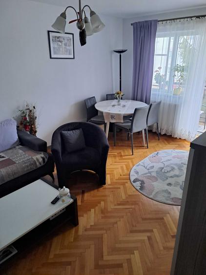 Apartament cu 2 camere decomandat în Sub Arini