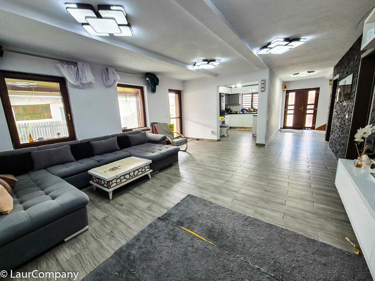 Casă individuală cu 5 camere cu Canalizare în Albota