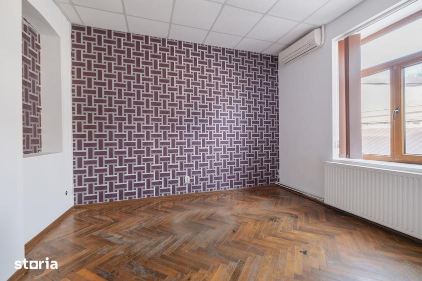 Casă cu Teren 385 Mp în Peninsula