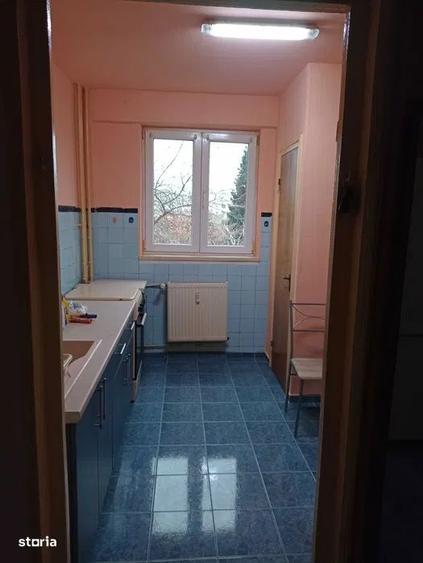Apartament cu 3 camere decomandat în Vitan